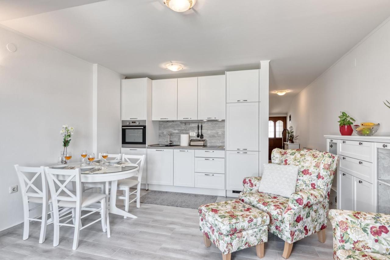 Penthouse Zola With Private Parking Apartment Medulin Ngoại thất bức ảnh